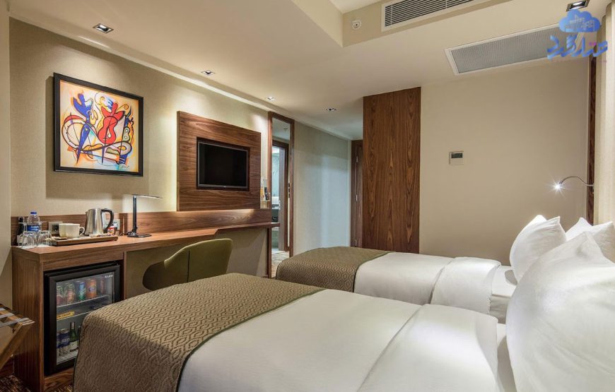 هتل هالیدی این (Holiday Inn) آنتالیا