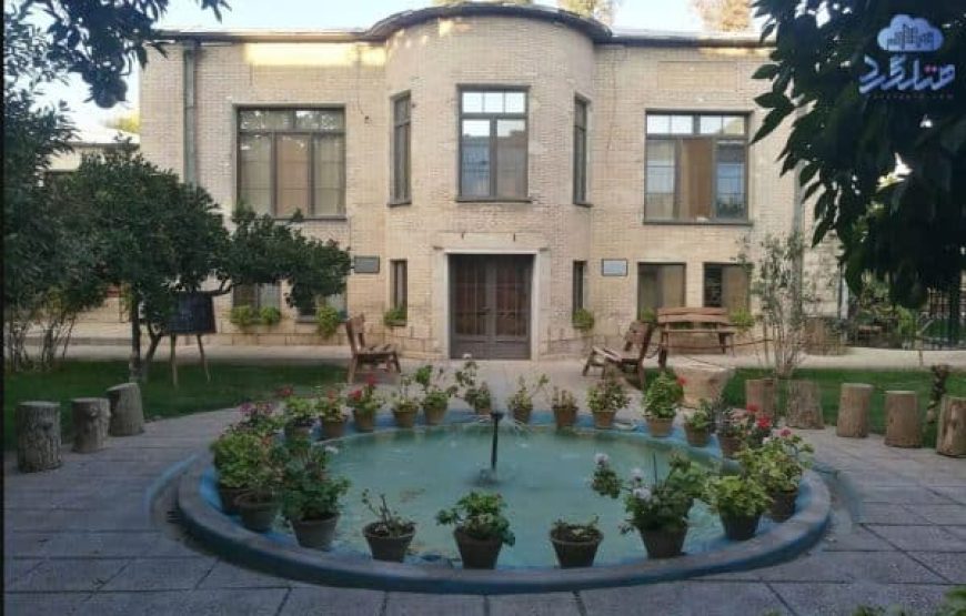 اقامتگاه بومگردی خانه باغ ایرانی شیراز