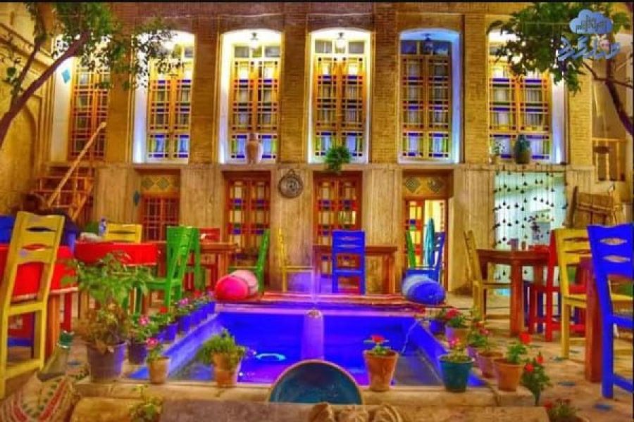اقامتگاه بومگردی عمارت هفت رنگ شیراز
