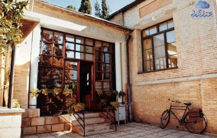 اقامتگاه بومگردی خانه باغ ایرانی شیراز