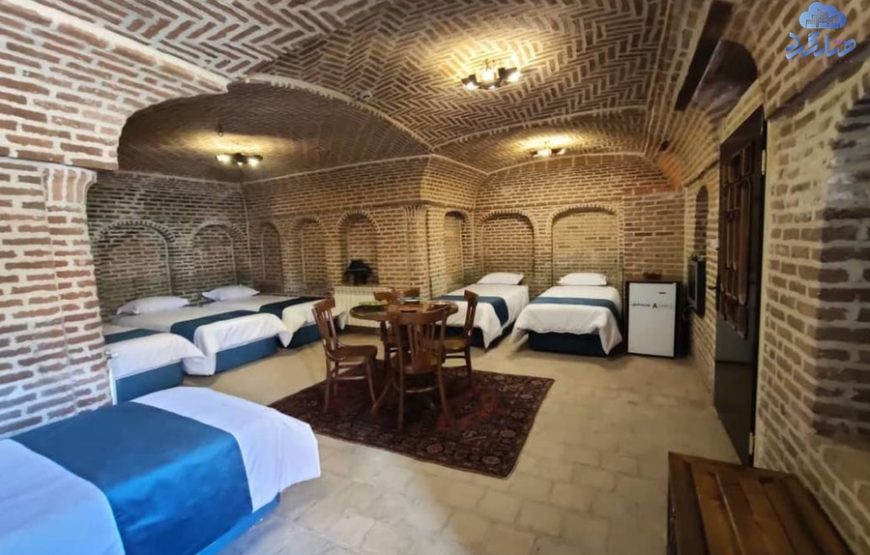 اقامتگاه سنتی درجه یک ارغوان قزوین